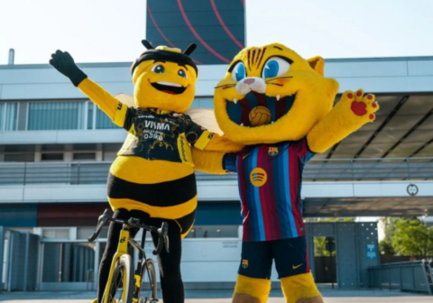 De eerste mascotte in de wielertop: Buzzy